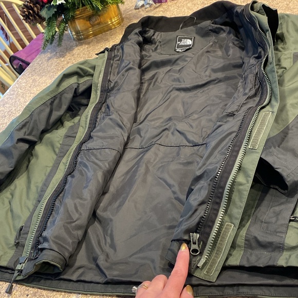 The North Face Shell Jacket (Shell Only) (MISSING HOOD and NO LINER) Men’s Large - Picture 12 of 17